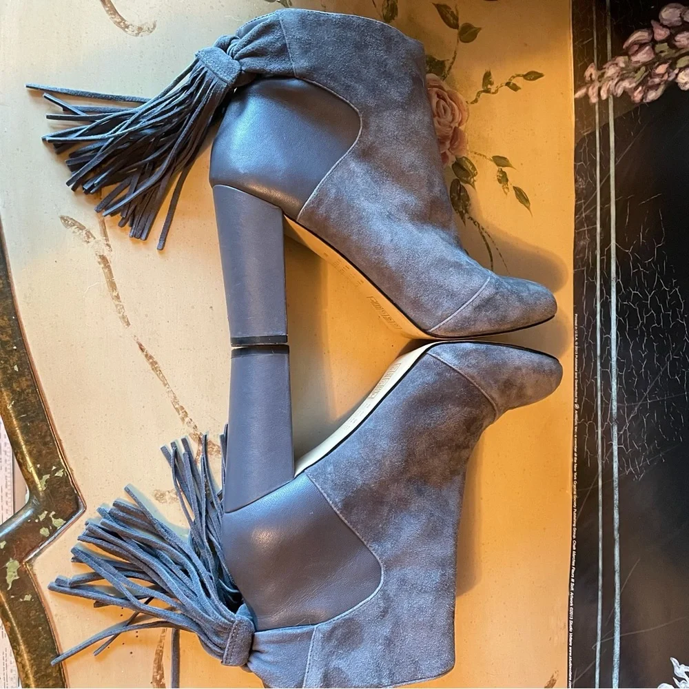 White House Black Market Gray Suede Boho Fringe Ankle Boots Booties 8 - Picture 7 of 9
